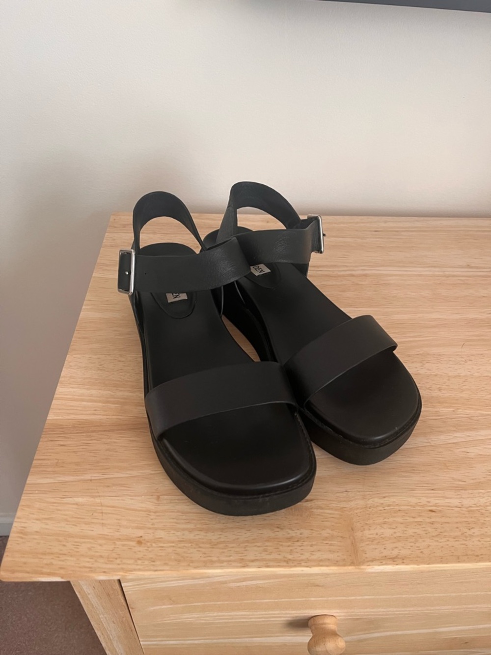 Steve Madden Black Platform Strap Sandals
